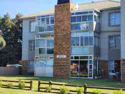Dolfyn201 @ La Mer in Hartenbos, Apartments / Flats Accommodation in Garden Route