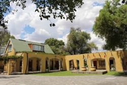 17 On Bird Guest House, B & B's Verblyf in Beaufort West