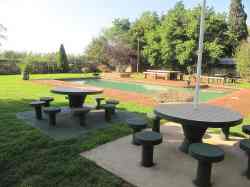 At The Rocks Country Estate in Rayton, Bed and Breakfast Accommodation in Bronkhorstspruit