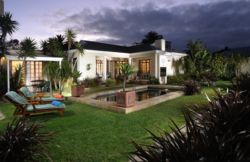 Beachwalk B&B in Summerstrand, B & B's Verblyf in Port Elizabeth / Gqeberha