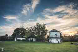 BellaManga Country Escape