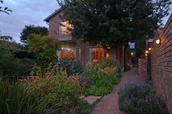  BnB on 8th Avenue, Bed and Breakfast Accommodation in Melville (JHB)