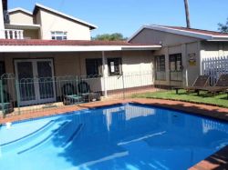 Bougainvillea B&B in Umhlanga Ridge, B & B's Verblyf in Glenashley