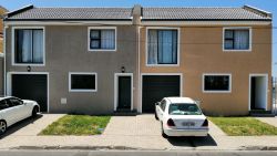 Camdene Guest House S/C Apartments and B&B Rooms in Crawford, Bed and Breakfast Accommodation in Athlone (CPT)