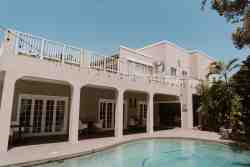 Caza Beach Guesthouse in Umhlanga Rocks, B & B's Verblyf in Glenashley
