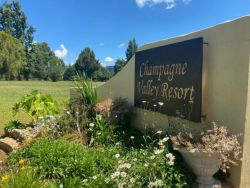 Champagne Valley Resort in Cathkin Park, Chalets Verblyf in Champagne Valley