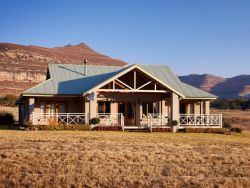 Dynasty Red Mountain Ranch in Clarens, Bed and Breakfast Accommodatie in Kestell