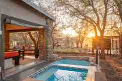 Foxy Crocodile Bush Lodge and Kruger Safaris in Marloth Park, Woonstelle Verblyf in Crocodile Bridge Gate