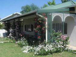 Green Door Self Catering Cottage Loop St
