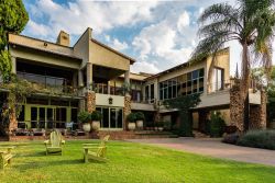 Hagios House in Shere, Guest Houses Accommodation in Silver Lakes