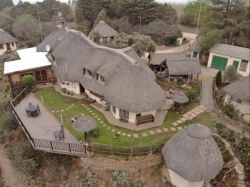 Hawklee Country House in Nottingham Road, Gastehuise Verblyf in Kamberg
