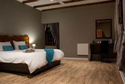 Hendersons Boutique Lodge in Senekal, Gastenhuizen Accommodatie in Paul Roux