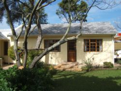 Honey Bee Cottage, Cottages / Chalets Accommodation in Bergvliet