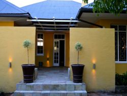 HouseVDLingen, Bed and Breakfast Accommodation in Bedford