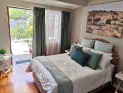 Hunter's Lodge in Newton Park, Bed and Breakfast Accommodation in Greenacres