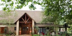 Kangelani Lodge in Hillcrest, Bed and Breakfast Accommodation in Mid Illovo