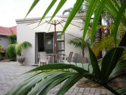 Kennington Palms B&B Or Self Catering, Bed and Breakfast Accommodation in Nahoon