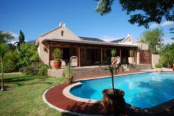 KhashaMongo in Somerset West, Gastehuise Verblyf in Helderberg