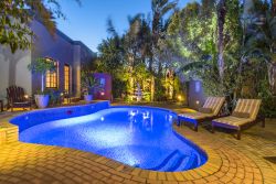 Kingfisher Guest House in Summerstrand, Bed and Breakfast Accommodation in Port Elizabeth / Gqeberha