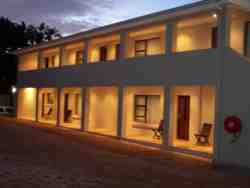 Lalapanzi Guest Lodge in Humewood, Bed and Breakfast Accommodation in Port Elizabeth / Gqeberha