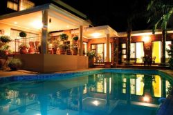 Maribelle's Bed & Breakfast, Bed and Breakfast Accommodation in Lynnwood Ridge