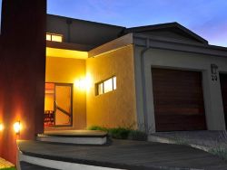 Marine 5 Boutique Hotel, Guest Houses Accommodation in Gansbaai