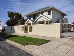 Palm Beach Guesthouse, Gastehuise Verblyf in Summerstrand