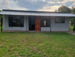 Pedi - Nku House, Chalets Verblyf in Dinokeng North