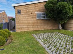 Rest and Sea Selfcatering in Franskraal, Cottages / Chalets Accommodation in Pearly Beach