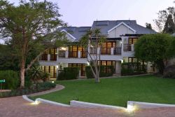 Rivonia Premier Lodge, Gastehuise Verblyf in Rivonia