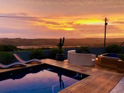 Sergel's Luxury Holiday Home in Glengariff, Cottages / Chalets Accommodation in East London