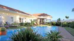 Somerset Sights B&B, Bed and Breakfast Accommodation in Somerset West