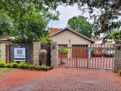 Stay at 12 Guesthouse and Selfcatering, Guest Houses Accommodation in Middelburg (MP)