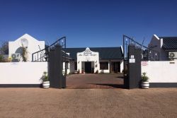 The Cape Lodge in Upington, Bed and Breakfast Accommodation in Groblershoop