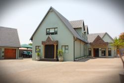 Tudor Manor, Self Catering Accommodation in Middelburg (MP)