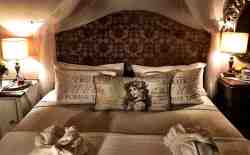 Waterhouse Guest Lodges - 202 Lawley Street, Bed and Breakfast Accommodation in Waterkloof