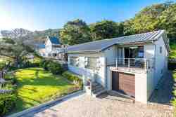 Waterside Holiday House, Self Catering Logement in Wilderness