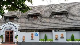 Woodpecker Inn