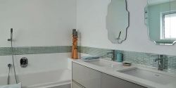 En-suite bathroom