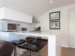  Luxury Apartment - 20A Belladonna