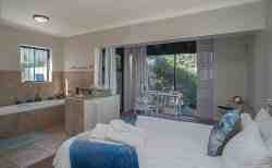 Main Bedroom with en-suite shower and bath