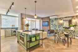Modern 1 Bedroom Apartment with Balcony & air-condition