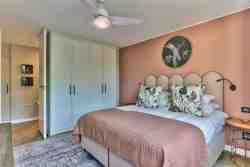 Bedroom withoption of King size bed or 2 single beds/twin  