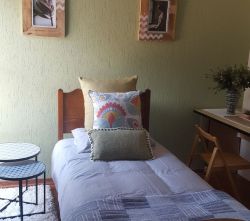Bedroom 2 (extra adjoining room with single bed)