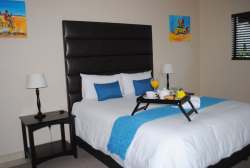 Deluxe Queen Suite