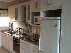 Modern, fully equipped kitchen