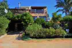 a1 kynaston 
sundecks 
sea facing rooms bar the flower room but welcome to use the sundeck and braai area 