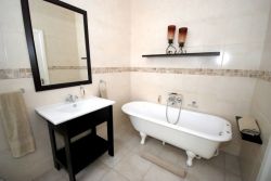 Bathroom rooms 2
