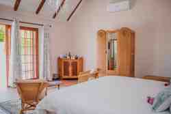 Aan de Oever Room 