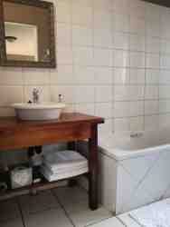Golden Bamboo bathroom (shower over bath)